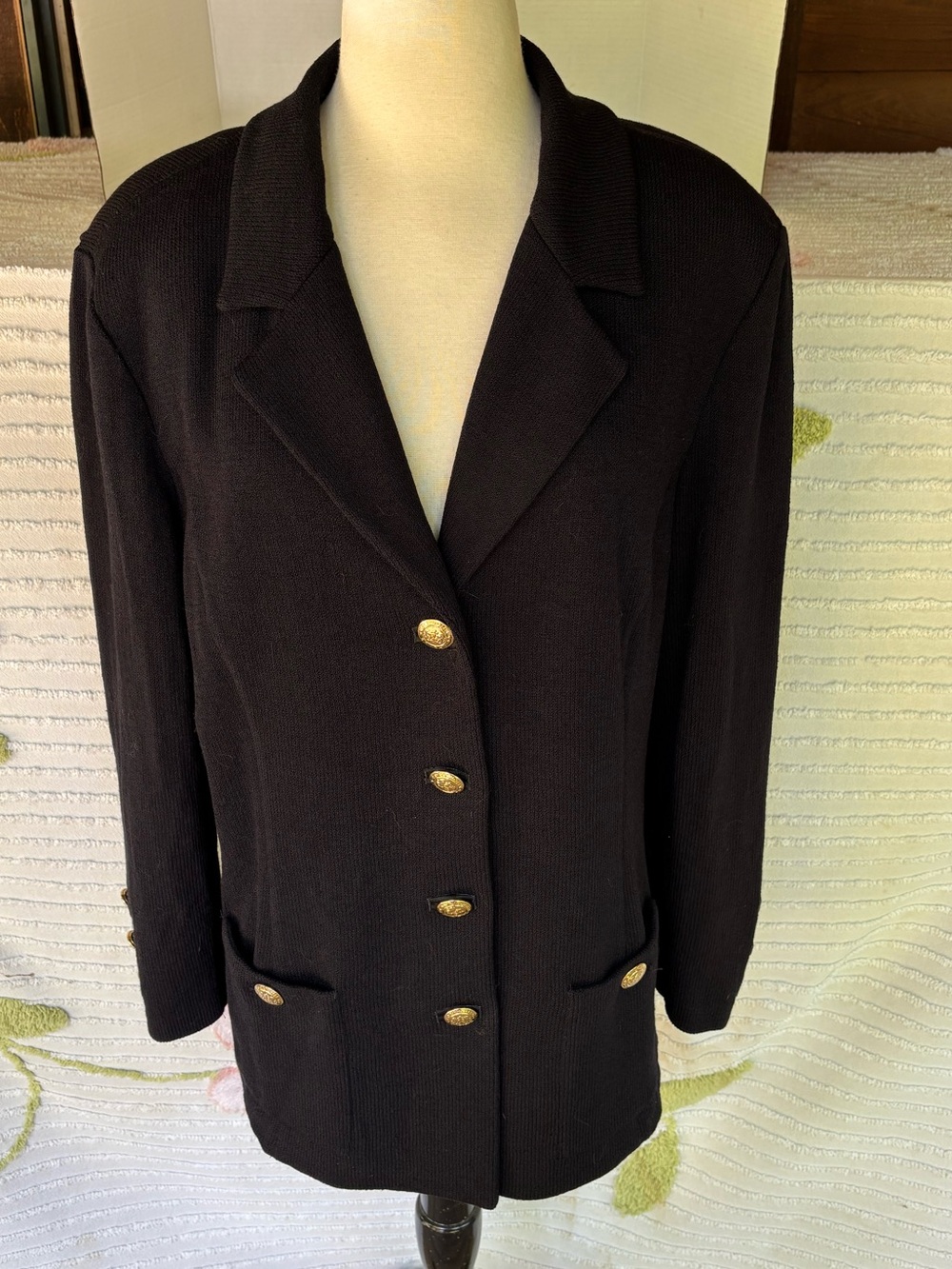 VTG ST. John Basics Black Santana Knit Sweater Blazer Gold Crest Buttons Sz 16